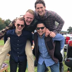 Meet your Posher, Ray